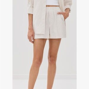 Good American Stripe Poplin Weekend Shorts – Size M